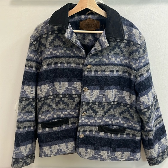 Vintage Woolrich jacket - Picture 1 of 3